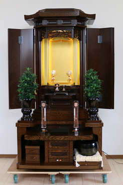 本日、夢工房より中古仏壇561が神奈川県の横浜のお客様へ向けて出荷します。