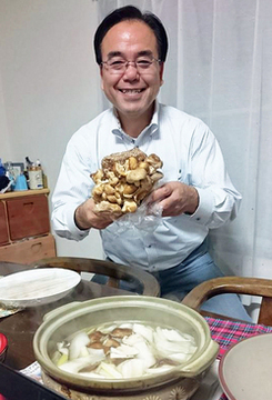 埼玉県のお客様から頂きましたプレゼント シイタケの栽培セットが早くも第1回の収穫
