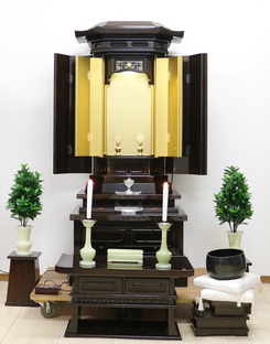 厨子型仏壇 中古仏壇　618　鉄刀木　高級徳島仏壇　発売いたします。