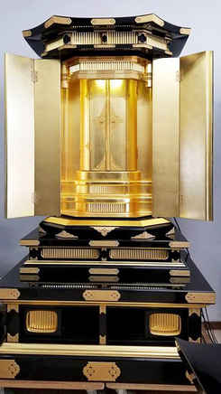記念すべき創価中古仏壇700、漆に本金箔の逸品