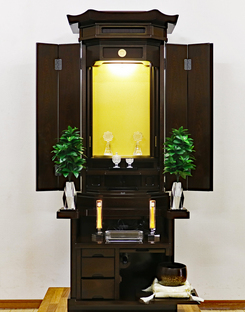 創価学会 厨子型 中古仏壇 802 新創春 鉄刀木を発売しました！：拠点会場・和洋ともお部屋に適した仏壇です。