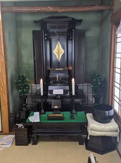 創価学会 厨子型経机付き 中古仏壇 900 瑠璃鳥 33号購入のお客様より設置画像が届きました！