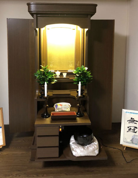 北海道から購入いただきましたお客様より仏壇の設置画像を送ってきて頂けました
