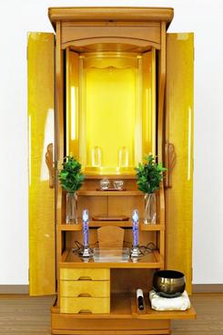 創価学会大型家具調仏壇の納品時の扉の装着する方法の動画