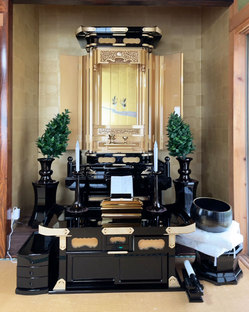 創価学会 伝統型厨子仏壇 「正徳60」 経机30付：床の間リフォーム完成し設置しました。