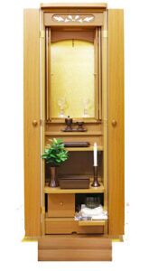 「ニュースマイル」 手動 4枚扉 ライト：置き台を追加イスでの勤行の高さバッチリ！