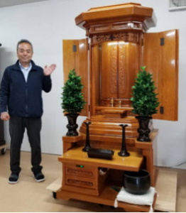 「屋久杉の創価厨子収納仏壇」です。桜梅桃李.comでしか扱えない貴重な仏壇になります。