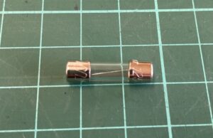 【DIY修理】自動開閉の仏壇が動かない！100円のヒューズか、それとも「受信機」か？店長がLINEで徹底サポート