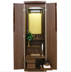 令和元年製、安心の優良中古仏壇。創価学会 家具調 中古仏壇 1365 ブラウン：桜梅桃李.comより発売！