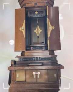「埼玉・栃木・群馬・茨城・千葉｜創価仏壇の買取規定と処分費用の目安。30年前の仏壇は引き取れる？」