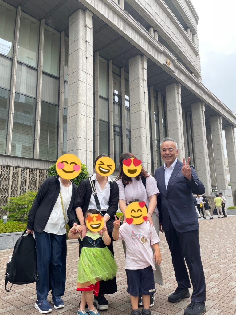 大誓願勤行会へ向かう島家親子三代の笑顔