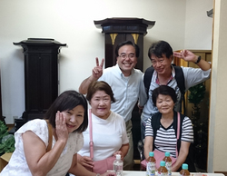 埼玉県の暖かな地区の皆さん4名の方がわざわざ仏壇を買いに皆さんで来て頂けました～