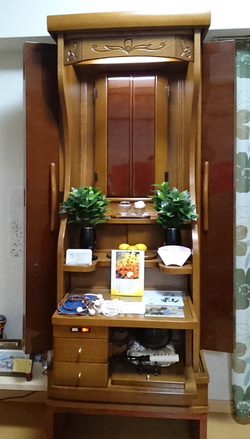 毎日毎日！御社の中古仏壇を、時には朝夕閲覧してメープル出てこいや～！！と、画面に向かって念じていたのです。