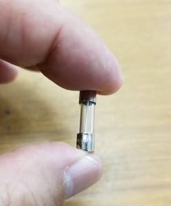 創価仏壇の故障のかなりの原因は「ヒューズ」