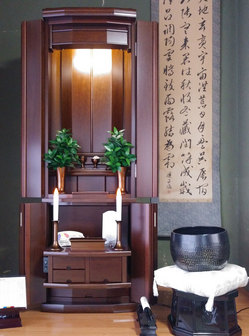 3月16日の意義深き日に創価仏壇が届きました。