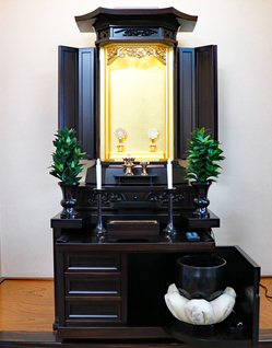 創価中古仏壇９３０：たぐいまれな・フルリニューアル本黒檀の仏壇です