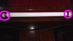 初めてラインさせて頂きます。仏壇上部の照明が点灯しないので困っています