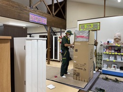 おかげさまで本日は2本出荷となりました。ヤマトさんもしっかりと梱包してくれています