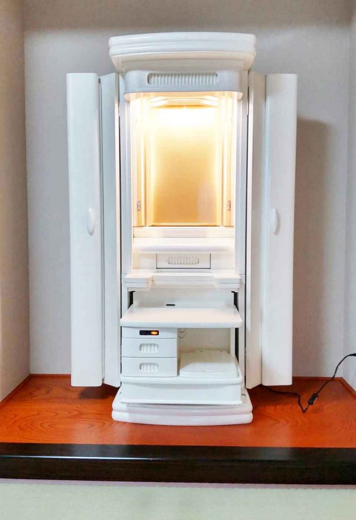 創価学会 家具調仏壇 「大樹」 パールホワイト 特別仕様ご注文のお客様より御礼のメッセージ頂きました。