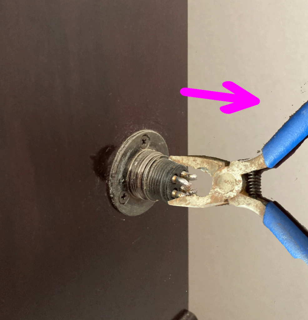 創価仏壇 引っ越しでスイッチ壊した！