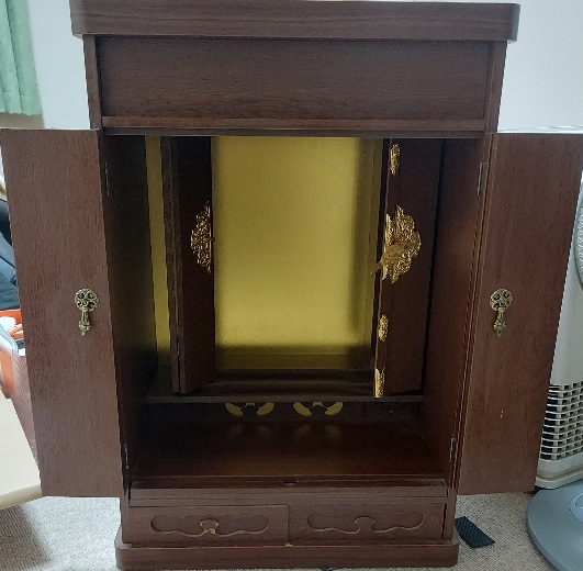 創価仏壇の中古仏壇の買取は自動開閉の仏壇（買い取り規定有）こちらは対象外