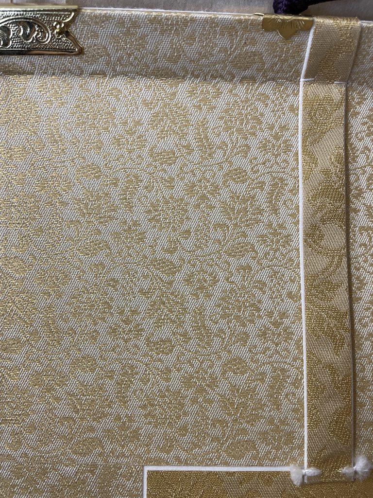 ご本尊様のしみ抜き・表装替え：仕立て直しできます。全国対応しています。