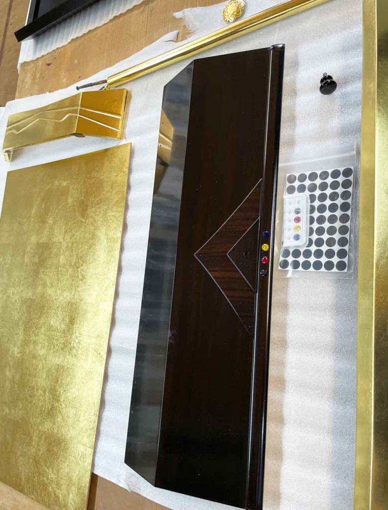 全国対応 ドイツ井上様からのご注文頂いたオリジナル特注仏壇くみ上げ前のパーツ最終確認を仏壇制作専門技術集団工房にて行っていただきました。