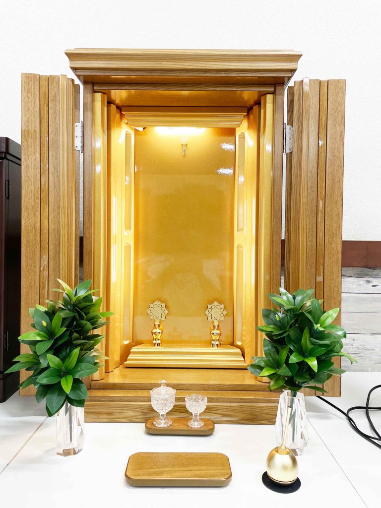 創価仏壇 上置き仏壇 「エッセンス」 ライトオーク：ご注文頂きました