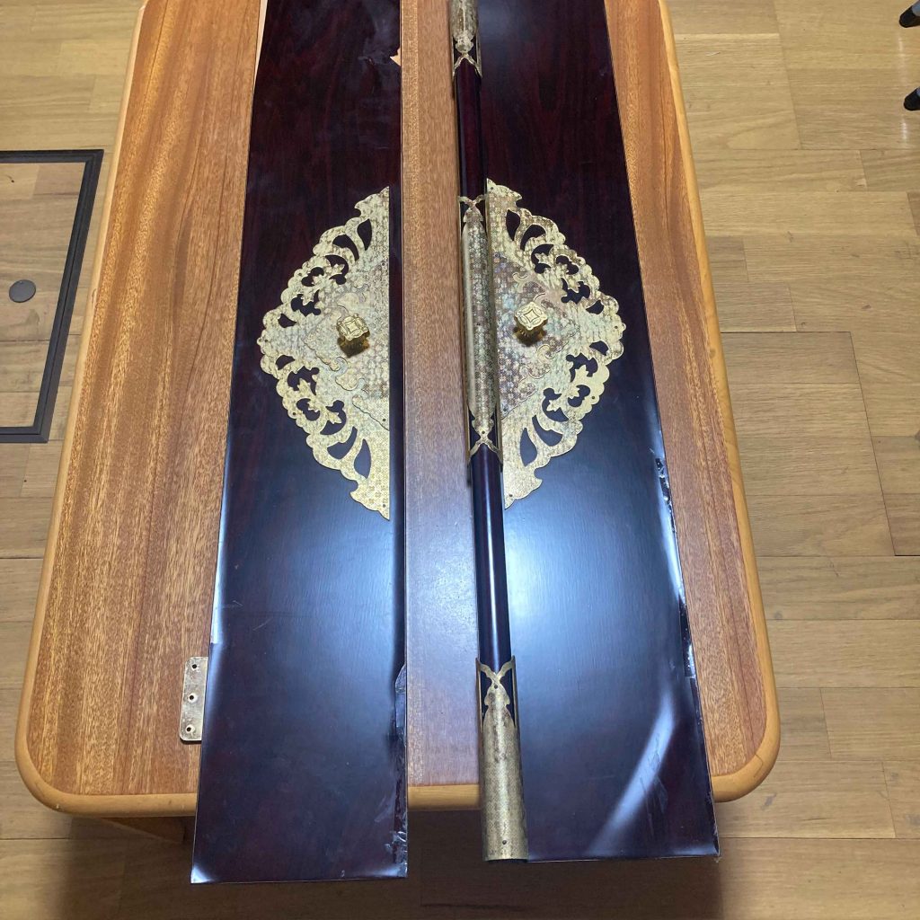 古い仏壇の扉がはがれてしまいました。修理はできますか？とお問い合わせが有りました。