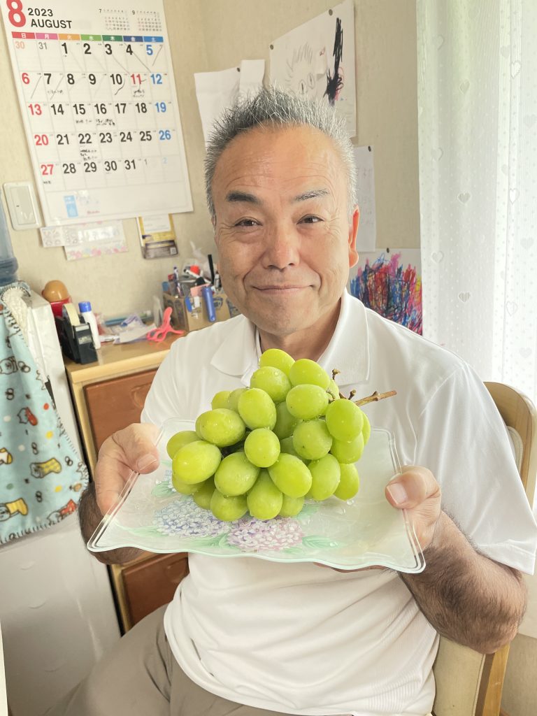 「YouTubeライブやるのですか！？楽しみにしていますので、決まりましたら連絡くださいね」とLINEからメッセージ頂きました。