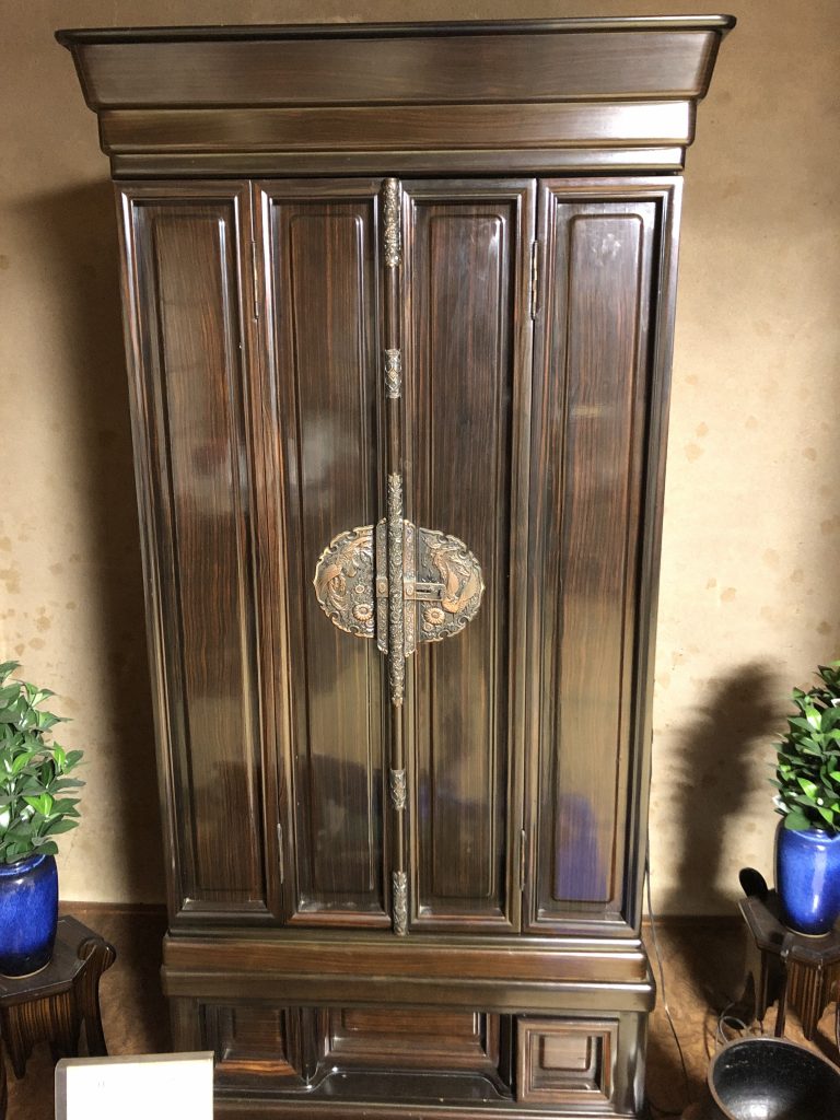 仏壇処分：仏壇の引き取り処分をして頂けますか？お電話頂きました。状況をお聞きしてお引き受けしました。