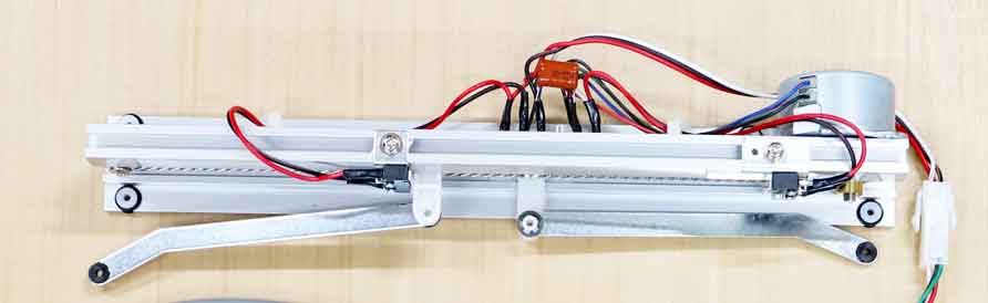 創価仏壇自動開閉器のスイッチの調整・あなたにもできます：閉じる・開くはスイッチのネジで止めてタイミングを調整できます