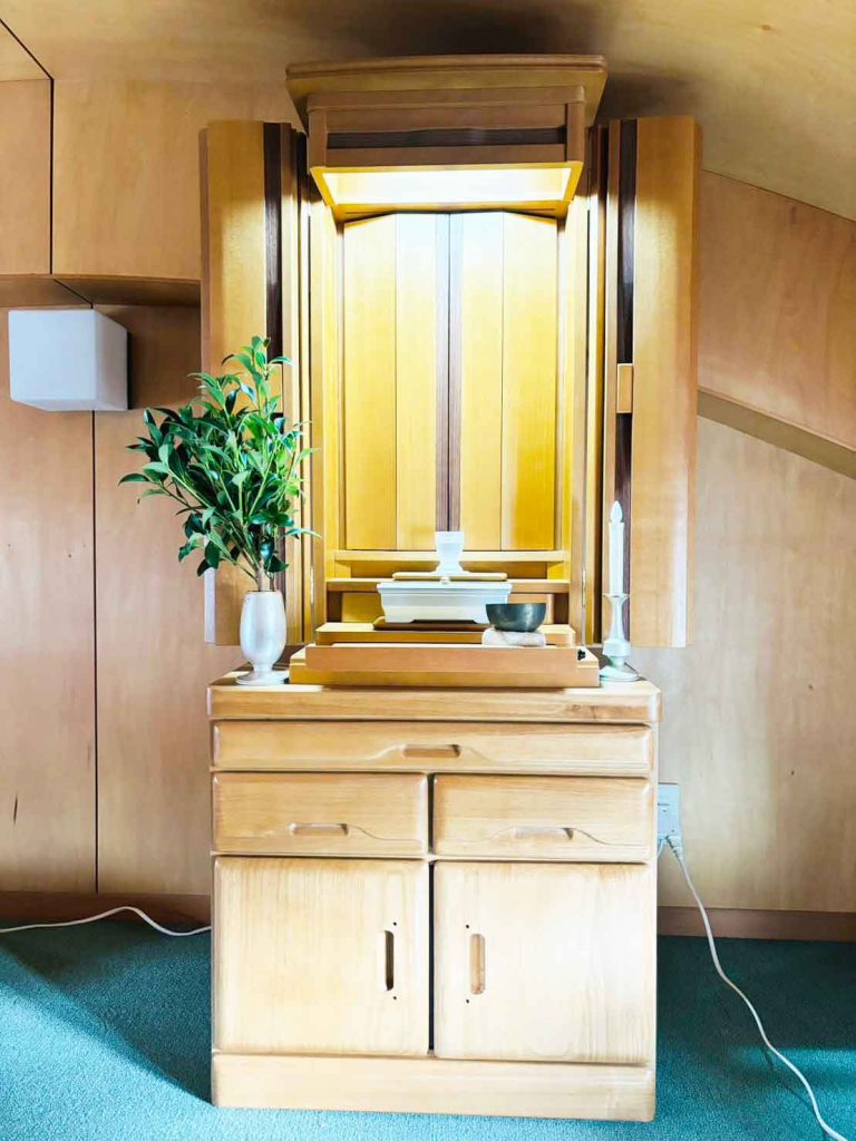 中古仏壇も視野に検索を重ねていた所、取扱数が多くて情報が何度も出てきた事や、丁寧な紹介文に信頼性を感じました。