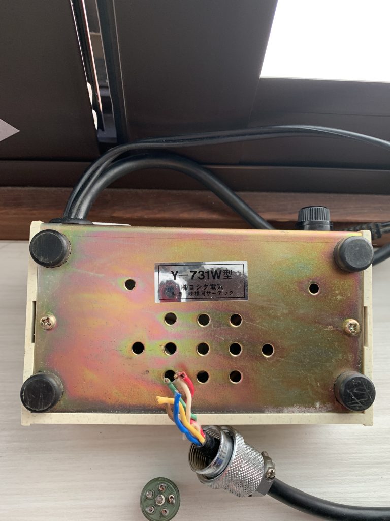 創価仏壇のスイッチ断線・破損：こうなってしまえば、交換しかないか～と思ったお客様から