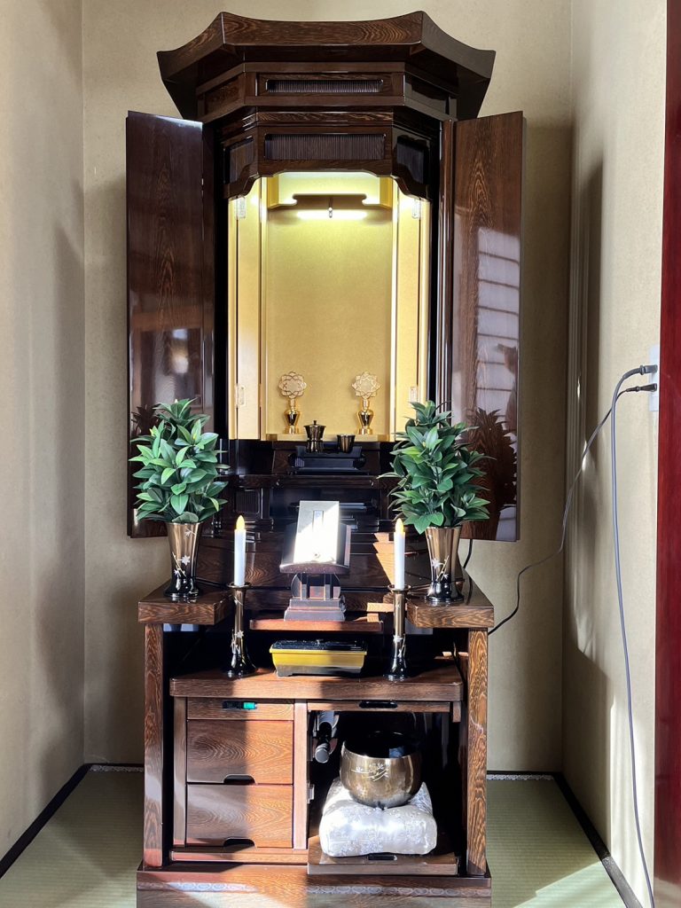 創価仏壇：本日無事お仏壇が到着しました。床の間にぴったり！島さんには細かいところまでお気使いいただき心から感謝しています