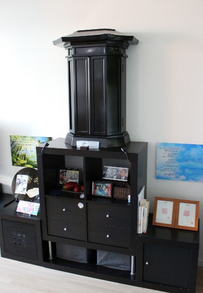 世界で一つ：自分だけのこだわりの創価仏壇作れます：ドイツから当店特別オーダー頂きました仏壇のお写真が届きました！②