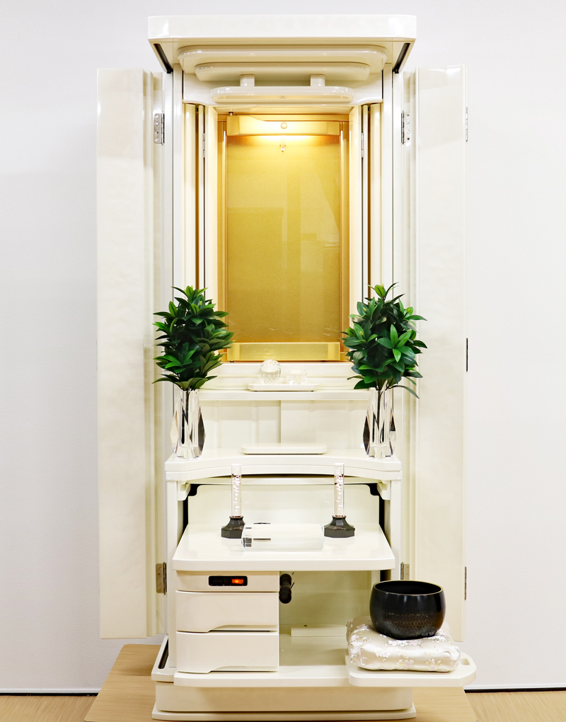 創価学会 家具調仏壇 「茜」 パールホワイト 電動&強化ガラス厨子：ご来店・ご注文頂きました