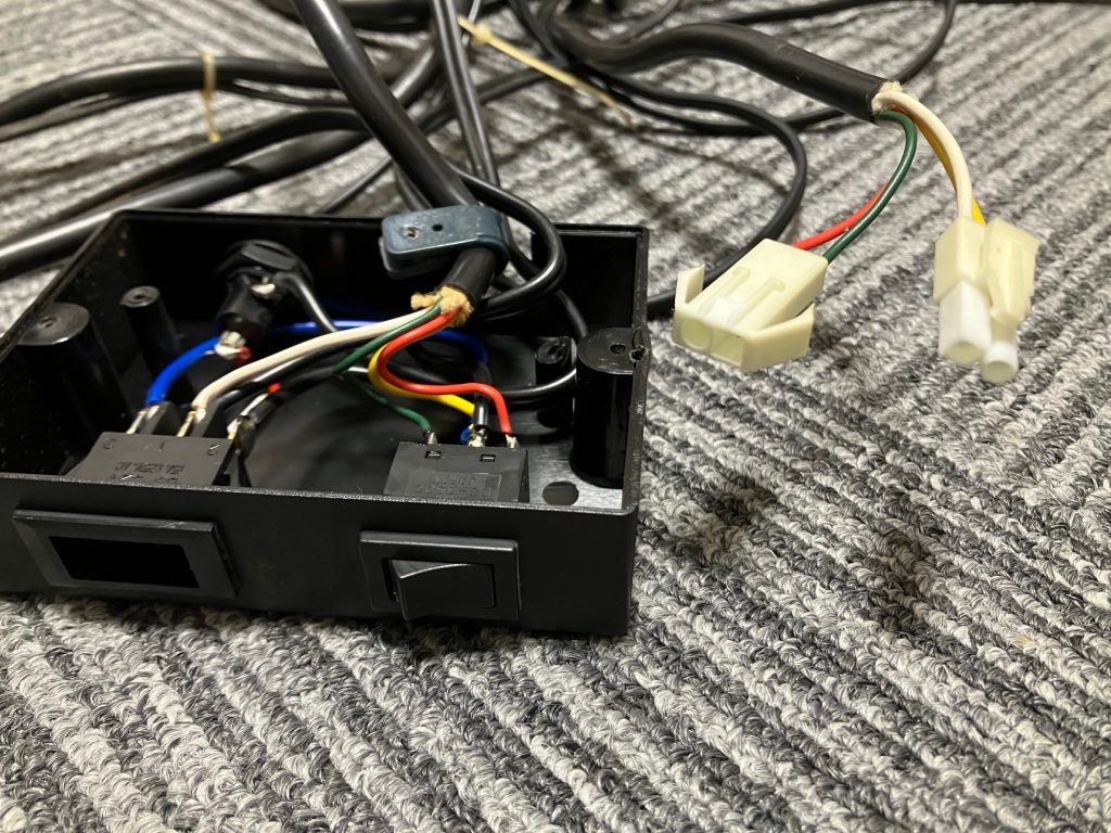 仏壇故障：購入されたスイッチのコネクターが合わないので仏壇に接続できない！