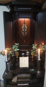 創価仏壇故障：自動開閉＋蛍光灯がつかない：ヒューズ交換で修理完了：LINEから無料アドバイスしています。