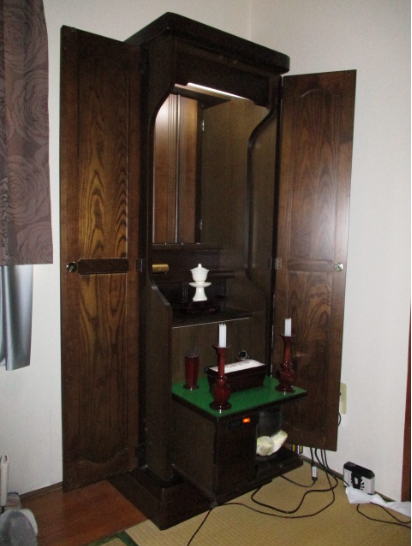 仏壇のスイッチ交換は、なんとか完了いたしました：お客様より感謝のメッセージを頂きました。