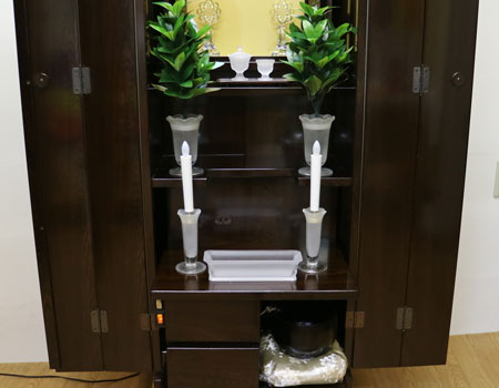 創価学会仏壇専門店桜梅桃李.comより、創価学会家具調中古仏壇鉄刀木B549　激安最安値で発売いたします。コメット、新世紀3型、