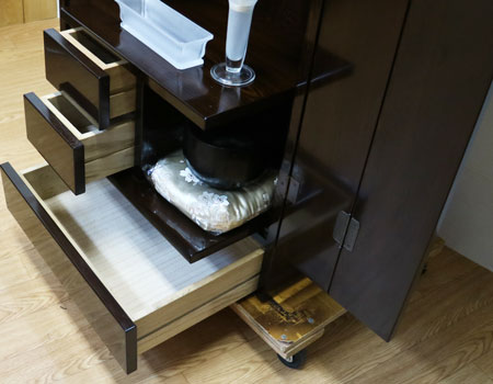 創価学会仏壇専門店桜梅桃李.comより、創価学会家具調中古仏壇鉄刀木B549　激安最安値で発売いたします。コメット、新世紀3型、