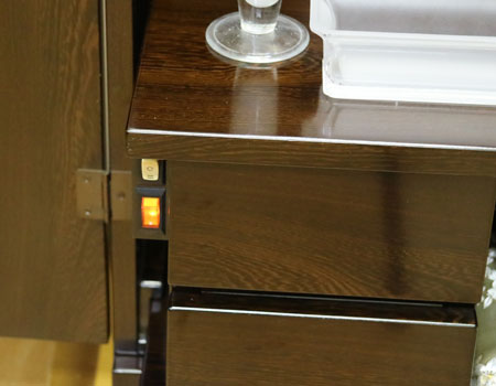 創価学会仏壇専門店桜梅桃李.comより、創価学会家具調中古仏壇鉄刀木B549　激安最安値で発売いたします。コメット、新世紀3型、