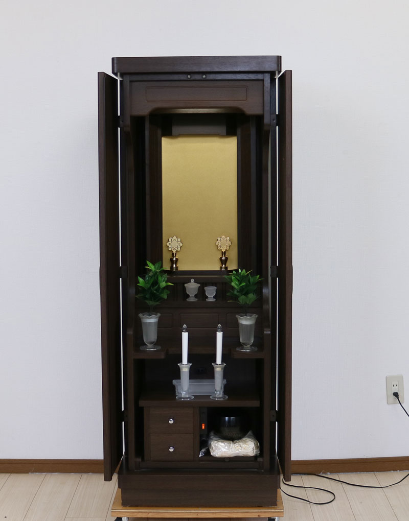 90万円前後？総無垢シタン？巨大家具調仏壇 最高級 中古品最終赤字大処分　創価 90万円前後？総無垢シタン？巨大家具調仏壇 最高級 中古品最終赤字大