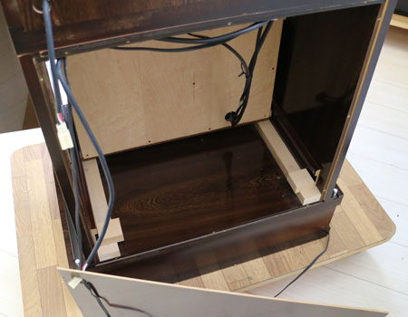 創価学会家具調中古仏壇558鉄刀木ツートン創価学会仏壇専門店桜梅桃李.comより発売しました。洋室和室リフォーム新築一人暮らしダイニングキッチンリビング設置結婚祝いにぜひどうぞ