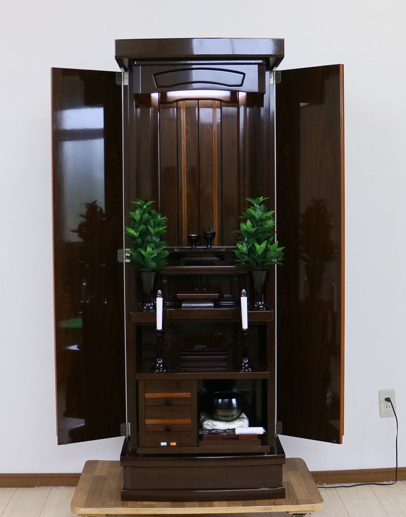 創価学会家具調中古仏壇558鉄刀木ツートン創価学会仏壇専門店桜梅桃李.comより発売しました。洋室和室リフォーム新築一人暮らしダイニングキッチンリビング設置結婚祝いにぜひどうぞ