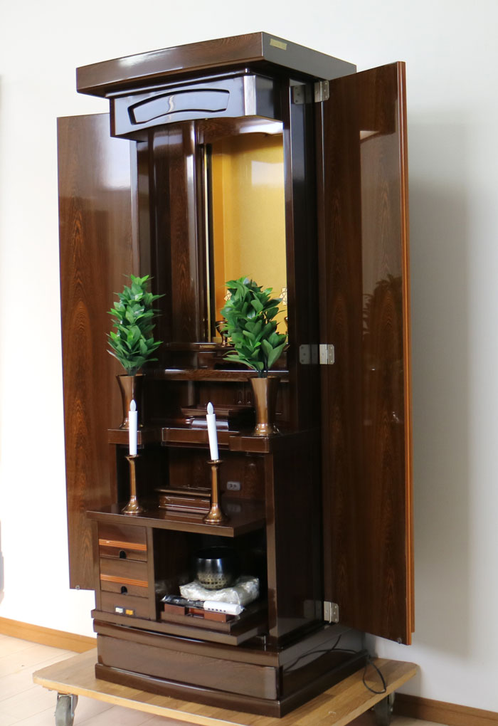 創価学会家具調中古仏壇588鉄刀木タガヤサン限定一本創価学会仏壇専門店桜梅桃李.comより激安最安値で販売中