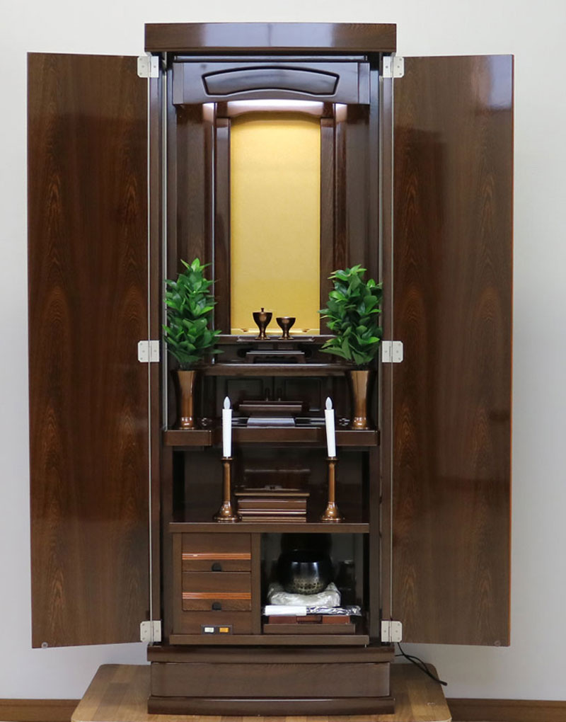 創価学会家具調中古仏壇558鉄刀木ツートン創価学会仏壇専門店桜梅桃李.comより発売しました。洋室和室リフォーム新築一人暮らしダイニングキッチンリビング設置結婚祝いにぜひどうぞ