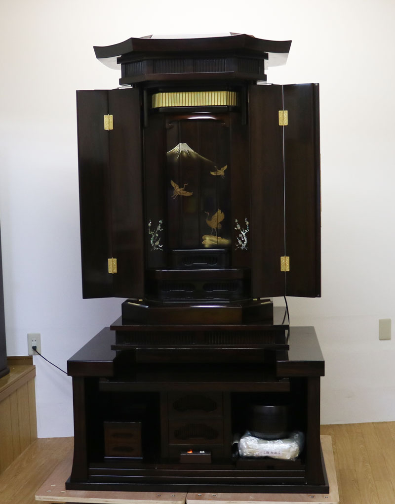 創価学会中古仏壇　厨子型　B562　創価学会仏壇専門店桜梅桃李.com拠点会場に。激安最安値で販売中です