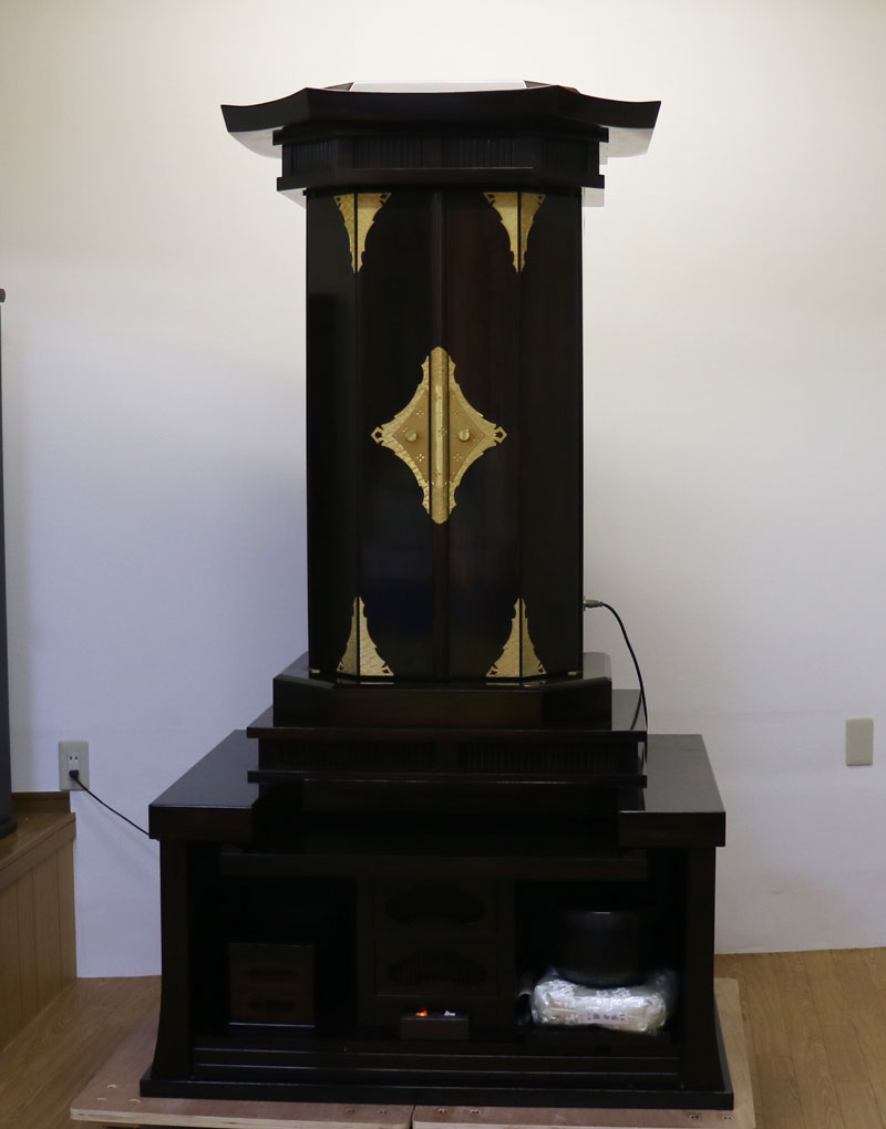 創価学会中古仏壇　厨子型　B562　創価学会仏壇専門店桜梅桃李.com拠点会場に。激安最安値で販売中です